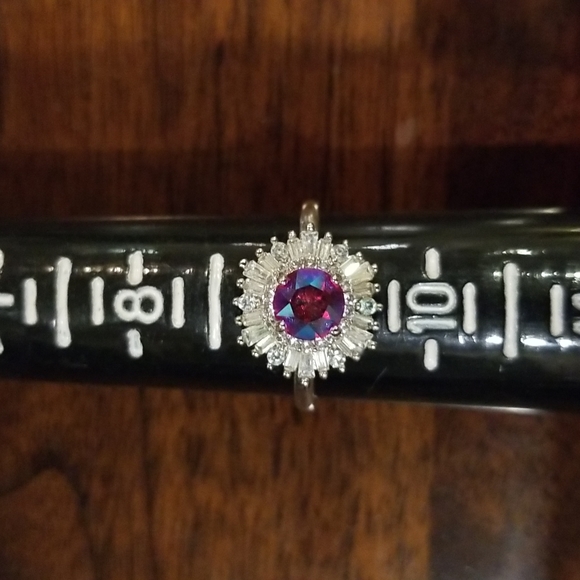 Crimson Starburst Ring - Picture 3 of 4